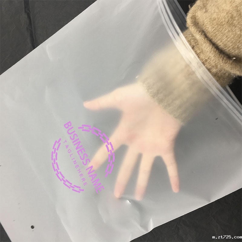 磨砂自粘式降解服装袋产品优点介绍(图1)